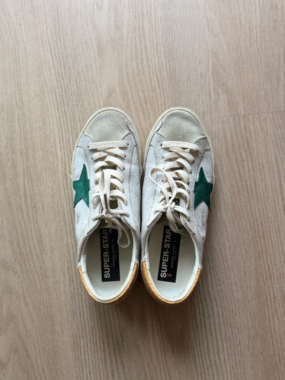 Golden Goose Super-Star Cream Sneakers with Green Star and Tan Heel - Picture 3 of 7